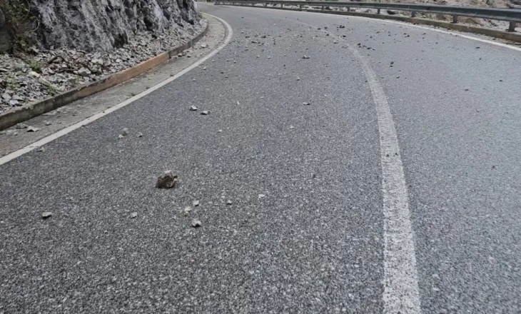 Nis shkatërrimi i shkëmbinjve në malin e Torovicës në Lezhë, prej 8 vitesh rrezikonin jetën e qytetarëve të zonës