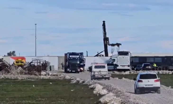 Nis zhvendosja e 102 kontejnerëve me mbetjet toksike nga Porto Romano drejt fshatit Vrinë