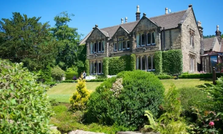 Nisin disfatat e para për Andrew pas skandalit me Epstein, vëllai i mbretit britanik heq dorë nga qiraja e rezidencës