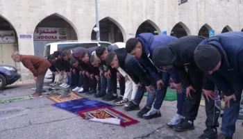 Një Bajram nën hijet e luftës, festë mes sulmeve në vendet e Gjirit, gaz lotsjellës myslimanëve në Jerusalem