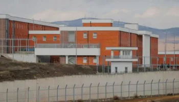 Një dron pikaset nga gardianët duke fluturuar mbi burgun e Gjilanit, policia nis hetimet