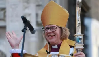 Një grua, kryepeshkope e Londrës, historike për kishën anglikane dhe miliona besimtarë  në gjithë botën