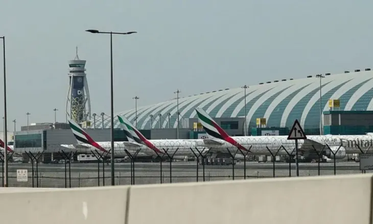 Një person vritet nga raketa në Dubai/ Britania e Madhe do të nisë fluturimet me çarter për shtetasit britanikë që ndodhen atje