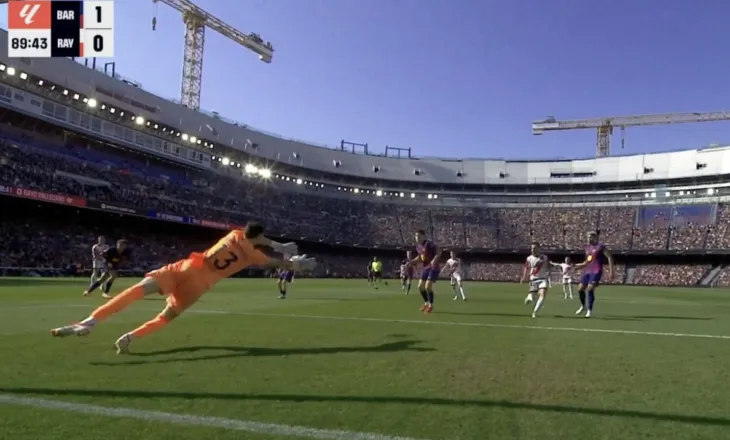 Një super Joan Garcia dhe goli i Araujo shpëtojnë Barcelonën në “Camp Nou”. Presioni kalon te Reali (video)