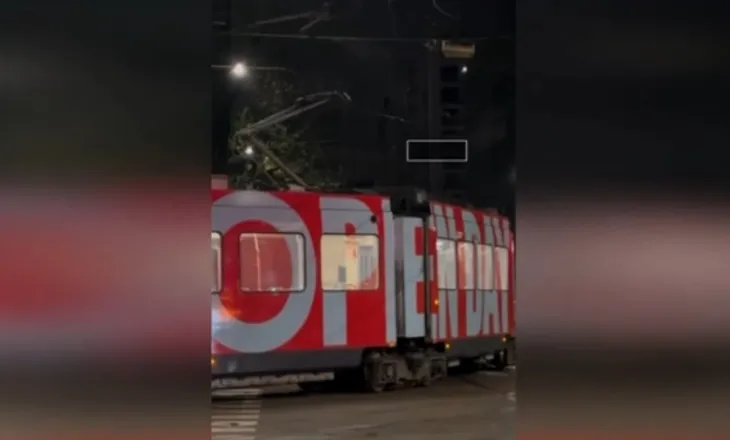 Një tjetër tramvaj del nga shinat në Milano, në bord vetëm shoferi, shpëton pa lëndime