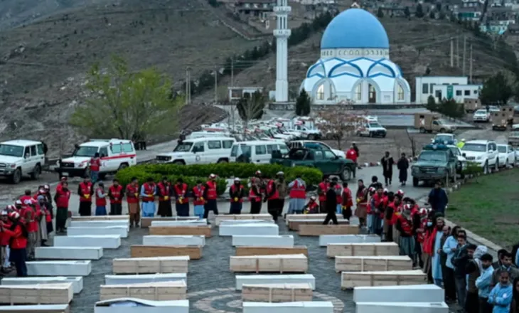 “Nuk dinim cili varr ishte i vëllait tonë”/ Rrëfimet tronditëse të familjarëve të viktimave nga sulmi në Afganistan: Do marrim armët dhe…