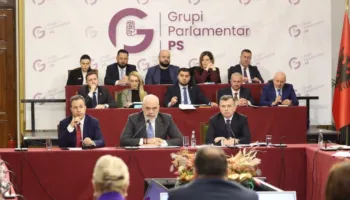 “Nuk e shpall dot të pafajshme, por…”, Rama: Balluku do të vijojë të drejtojë qarkun e Fierit