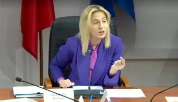 “Nuk ka hipokrizi më të madhe…”/ Protesta te vila e ish-diktatorit, Zhupa: Simbol i një regjimi që shkaktoi vuajtje..