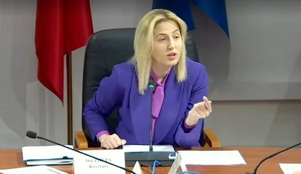 “Nuk ka hipokrizi më të madhe…”/ Protesta te vila e ish-diktatorit, Zhupa: Simbol i një regjimi që shkaktoi vuajtje..