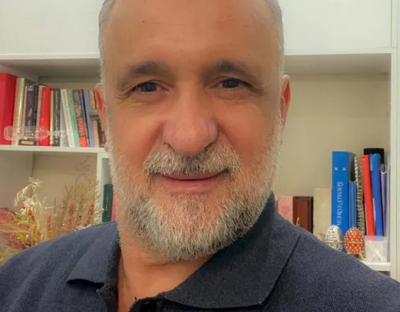 Odise Plaku: Teatri mbetet një platformë, ku arti dhe realiteti takohen për të nxitur ndryshim dhe vetëdije