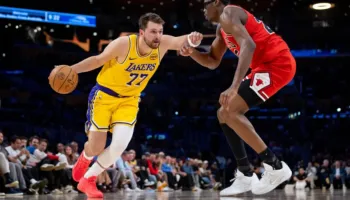Oklahoma mund Boston në frymën e fundit, Lakers sigurojnë play off-in, fitojnë Dallas, Phoenix e Miami