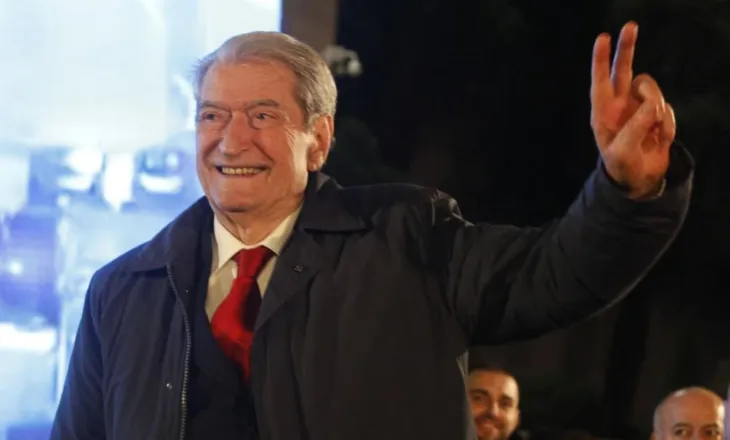 Opozita rikthehet në protestë te Kryeministria, ja mesazhi i Berishës