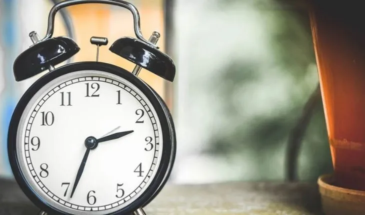 Ora e Verës 2026/ Kur lëviz ora një orë përpara? Ja pse këtë vit data ndryshon