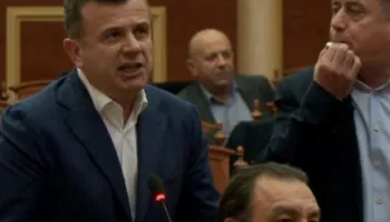 ‘Orë që i shkon formatit socialist të Taut’/ Noka nxjerr faturën e orës, me vlerën e majme që i është ofruar Ballës