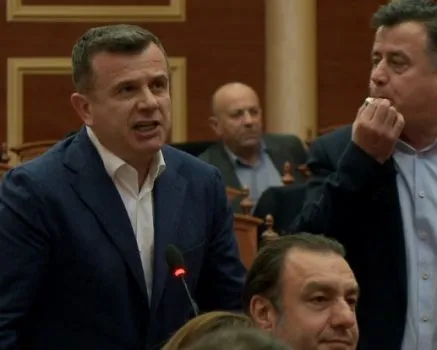 ‘Orë që i shkon formatit socialist të Taut’/ Noka nxjerr faturën e orës, me vlerën e majme që i është ofruar Ballës