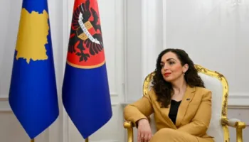 Osmani kujton ndërhyrjen e NATO-s 27 vjet më parë dhe ndan videon e Clintonit: Kosova nuk harron!
