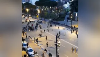 Pamjet me dron/ Bulevardi i boshatisur, Berishës nuk i shkojnë më në protestë as militantët (VIDEO)