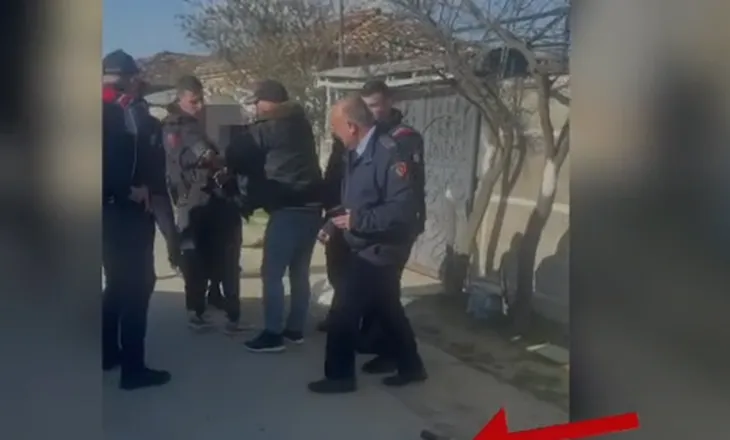 Panik në Maliq! 40-vjeçari qëllon me kallashnikov…i gjenden drogë e municion luftarak në banesë