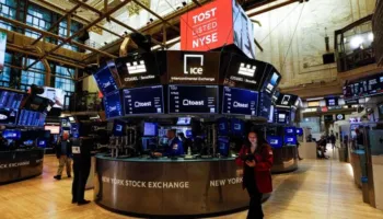 Panik në tregjet globale, lufta në Iran godet bursat dhe rrit çmimet e energjisë