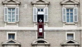 Papa Leoni: Lufta në Lindjen e Mesme është skandal për njerëzimin, nuk mund të heshtim