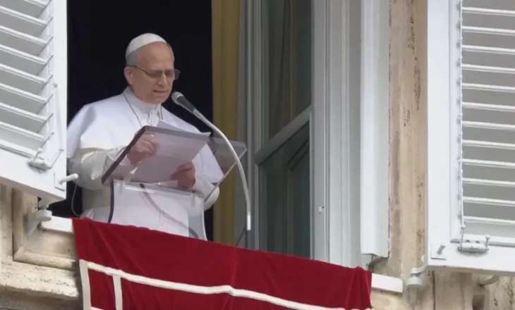 Papa thirrje gazetarëve: Flisni për vuajtjet e luftës, jo propagandë