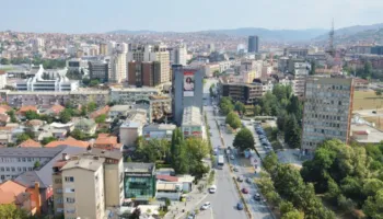 Paraja nuk blen lumturinë: Pse Kosova, më e varfër, është shumë më e lumtur se Shqipëria