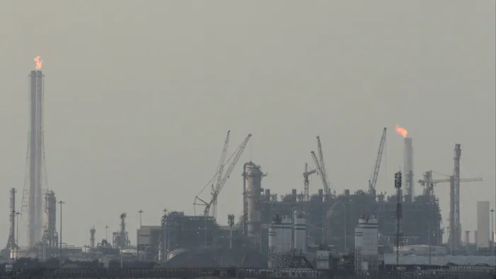 Paralajmëron ministri i Energjisë: Çmimet e naftës mund të rriten në 150 dollarë brenda dy javësh