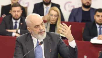 Partia nuk e dorëzon “bijën e saj” nën akuzë