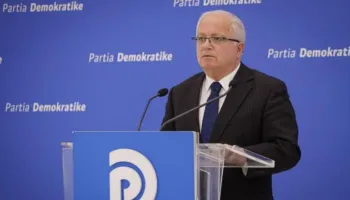 “Partia po tkurret, zvogëlohet, dhe përçahet”/ PD përjashtoi dy anëtarët që mbështetën Salianjin, Spaho: E turpshme!