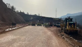 Pas 11 ditësh bllokim, hapet aksi rrugor Librazhd – Prrenjas