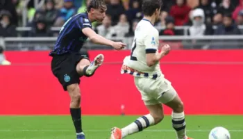 Pas disfatës në derbi, Inter frenohet nga Atalanta mes polemikave, Milan fërkon duart