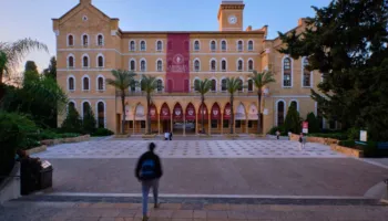 Pas kërcënimeve nga Garda Revolucionare Islamike e Iranit, Universiteti Amerikan i Bejrutit pezullon përkohësisht procesin mësimor