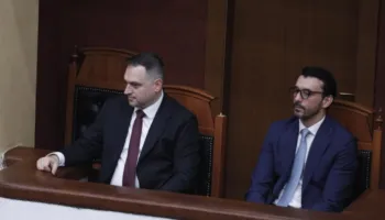Pasi morën votimin mes kaosit në Parlament-Betohen sot ministrat e rinj të kabinetit qeveritar