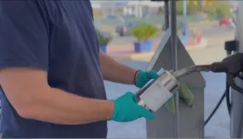 Pasojat e konfliktit në Lindjen e Mesme, rritet me 7 cent çmimi i naftës në Greqi