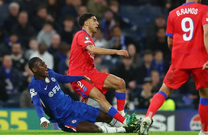 Pasuesi i Karvajal? Reali piketon Hakimin