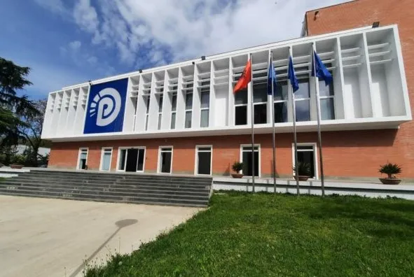 PD mbledh Kryesinë/ Zbulohet data, ja kur do të mbahet! Nga protesta, Kuvendi Kombëtar dhe ndryshimet në statut