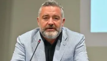 “PD me të njëjtat portrete”, Klosi: PS fiton dhe punon për Shqipërinë, Berishën e lëmë në…