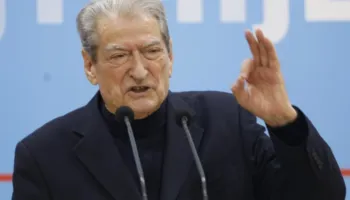 PD nuk heq “nenin Basha” nga statuti, por “e ngrin” për garën e 23 majit, Berisha: Ajo pikë flet për zgjedhje, në 2025 kishim farsë. Do rikandidoj për kryetar