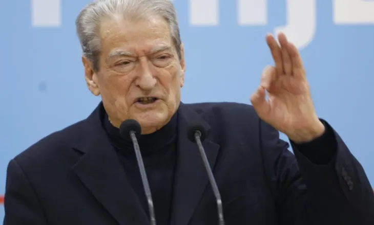 PD nuk heq “nenin Basha” nga statuti, por “e ngrin” për garën e 23 majit, Berisha: Ajo pikë flet për zgjedhje, në 2025 kishim farsë. Do rikandidoj për kryetar