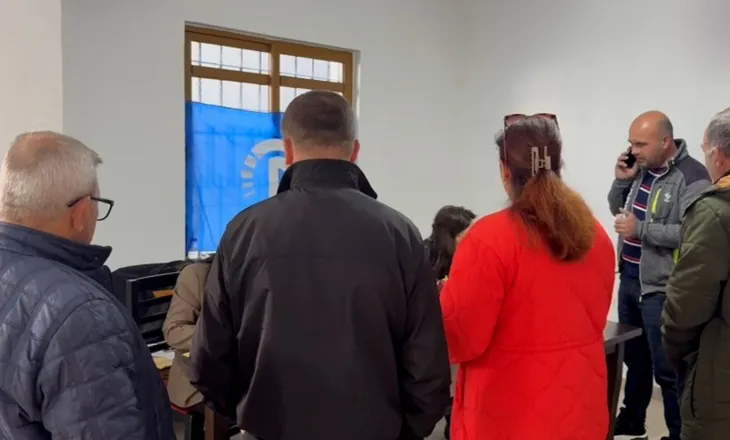 PD, përjashtime edhe në Elbasan, hiqen nga lista e anëtarësisë Doris Madhi, Zheni Gjergji dhe Alesia Balliu