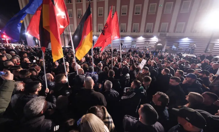 PD protestë me flamuj gjermanë, reagon ambasada e Gjermanisë në Tiranë: Dhuna, e papranueshme