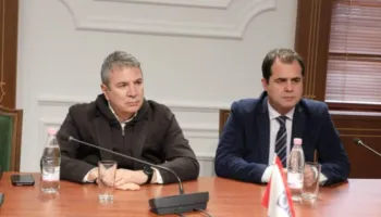 PD-PS me draft të përbashkët për financimin e partive politike, kufizohen dhuratat nga individët dhe bizneset