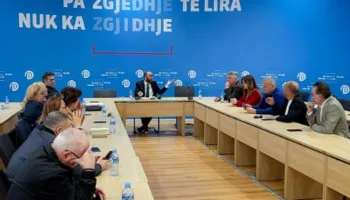 “Peleshi përjashtoi opozitën”/ PD sqaron mungesën në Gjermani: Akt i paprecedent! Kryetari i Kuvendit merr urdhra…