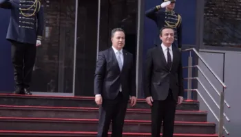 Peleshi takon Kurtin në Prishtinë: Mbështesim agjendën euro-atlantike të Kosovës