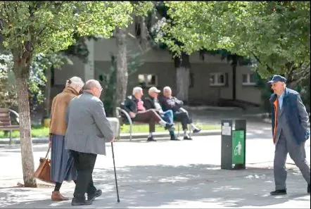 Pensionet, çfarë do ndodhë me bonusin gjatë marsit, ja veprimet që duhet të bëjë kategoria që nuk përfitoi rritje