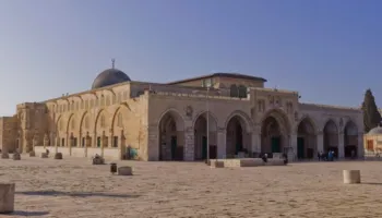 Për herë të parë pas 60 vitesh, xhamia Al-Aksa mbyllet për Fitër Bajram, shkak lufta në Lindjen e Mesme