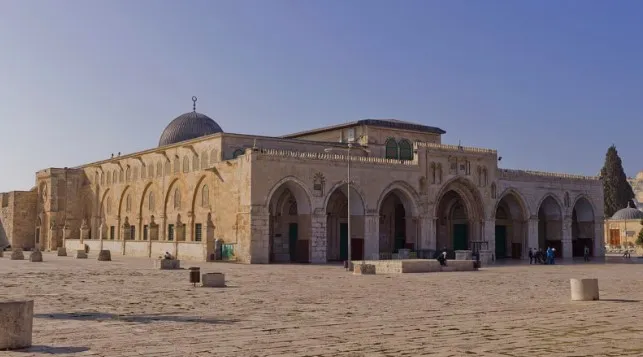Për herë të parë pas 60 vitesh, xhamia Al-Aksa mbyllet për Fitër Bajram, shkak lufta në Lindjen e Mesme