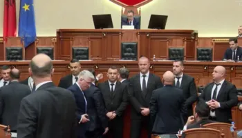 “Për ty Albana kam numrin 0900″/ Plas keq mes Ballës dhe opozitës, Bardhi: Je mësu me ato kur*at…