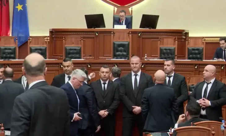 “Për ty Albana kam numrin 0900″/ Plas keq mes Ballës dhe opozitës, Bardhi: Je mësu me ato kur*at…