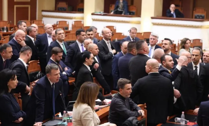 Përdori gjuhë fyese ndaj Vokshit, Grupi i PD kërkon përjashtimin e Ballës me 60 ditë nga seancat plenare